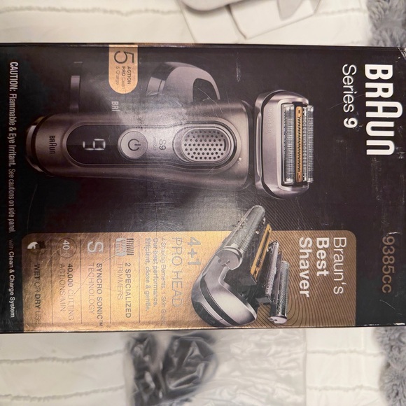 Braun Series 9 Electric Shaver - Silver and Black - Picture 7 of 12